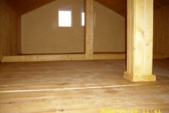 1768e20_11_attic_room_albena_house