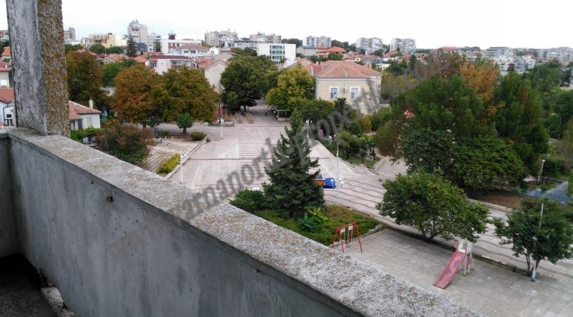 apartments and flats in the ceter