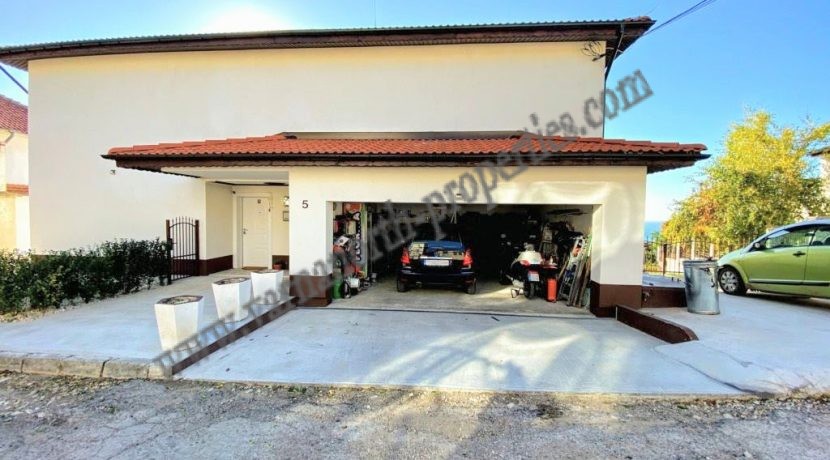 Beautiful-sea-view-villa-in-Balchik-06