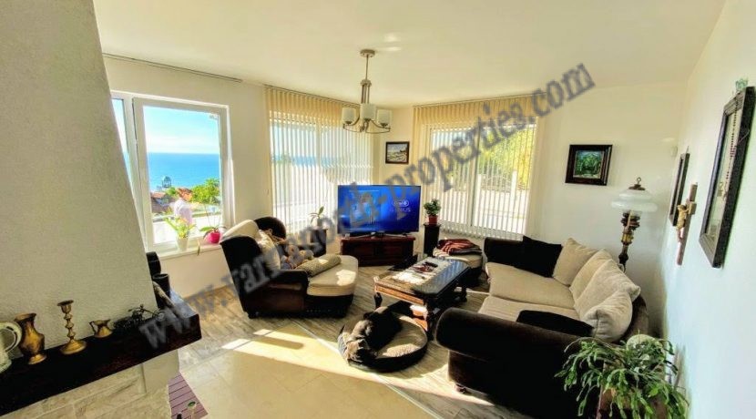 Beautiful-sea-view-villa-in-Balchik-08