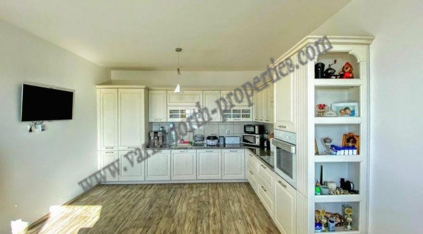 Beautiful-sea-view-villa-in-Balchik-11