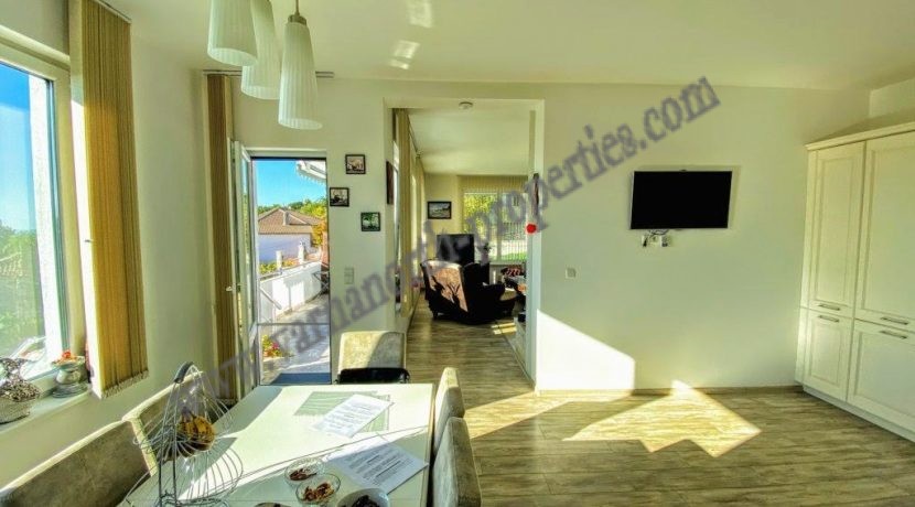 Beautiful-sea-view-villa-in-Balchik-14