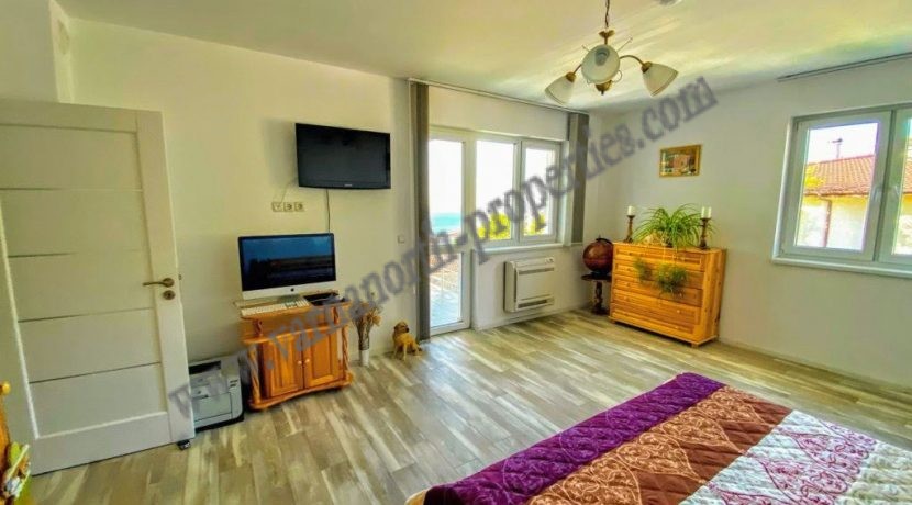 Beautiful-sea-view-villa-in-Balchik-39
