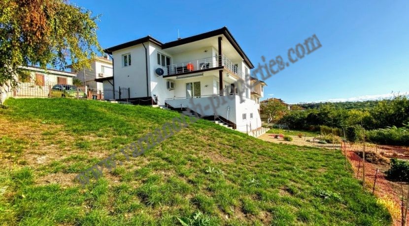 Beautiful-sea-view-villa-in-Balchik-45